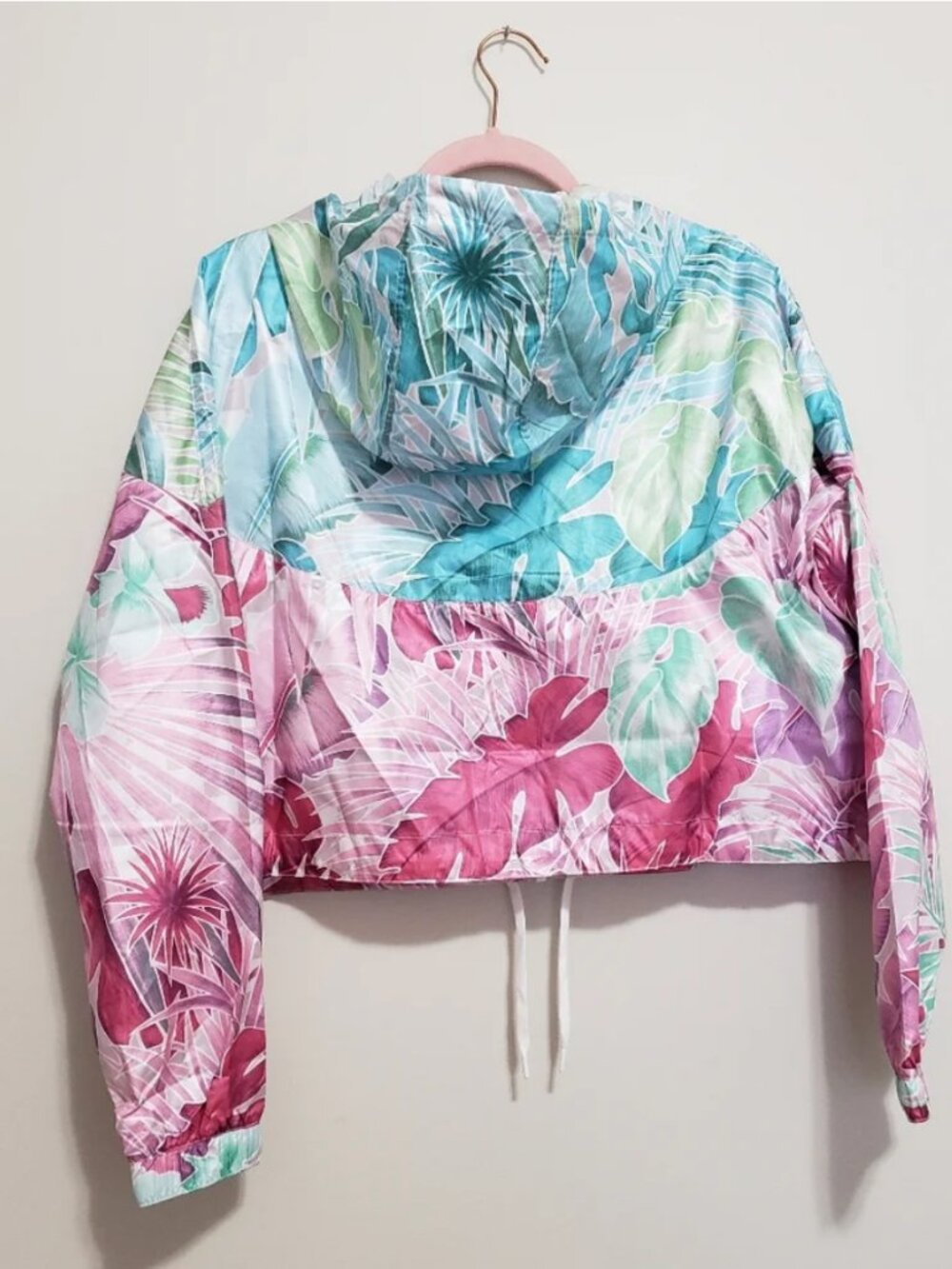 Nike Cropped Windrunner Tropical Jacket M Like New! - Picture 2 of 6